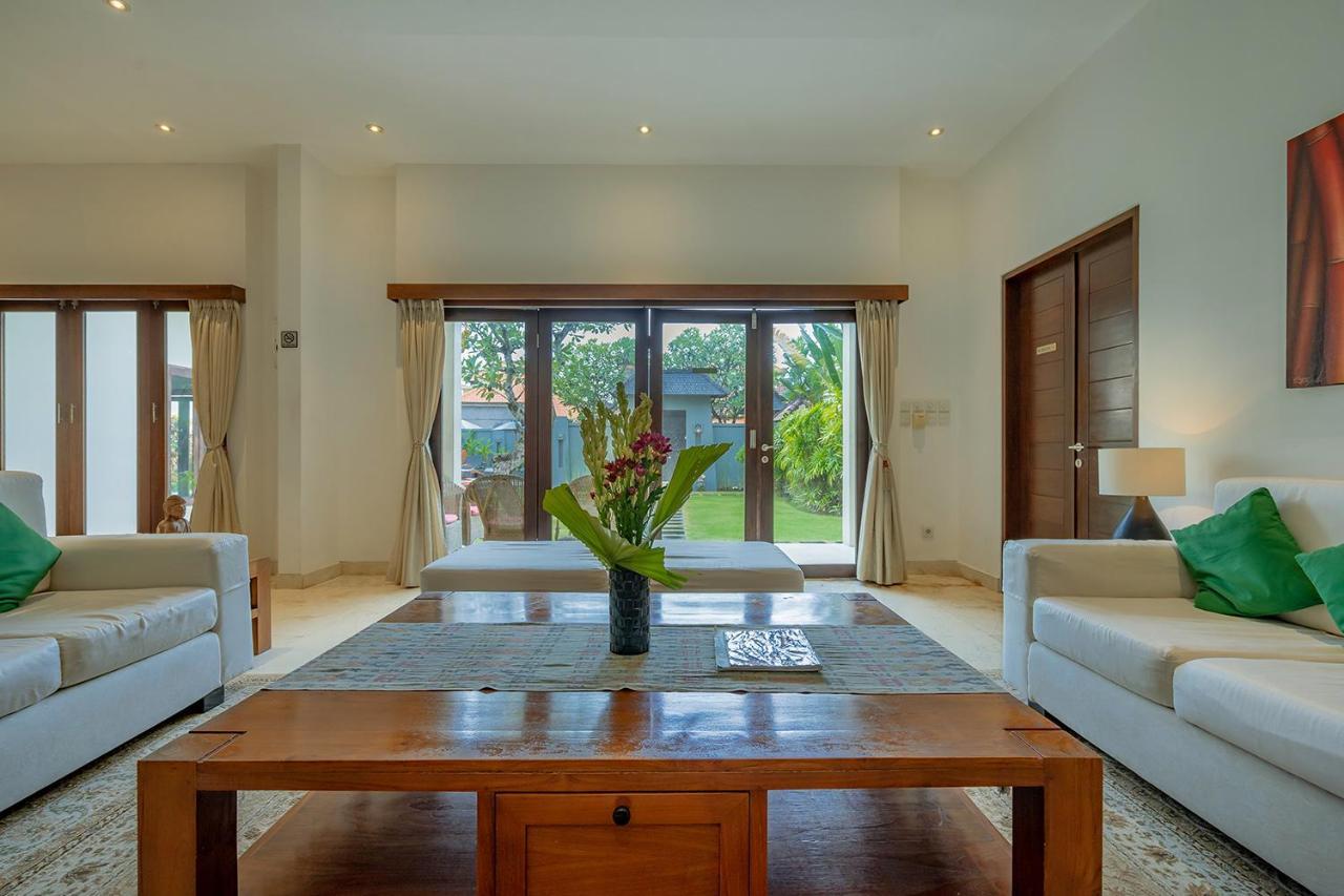 Bali Villa Lotus Семиняк Екстериор снимка